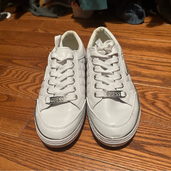 Guess sneakers - Picture 2 of 2